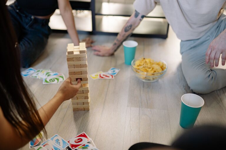 Ideas para una noche de juegos en familia en casa